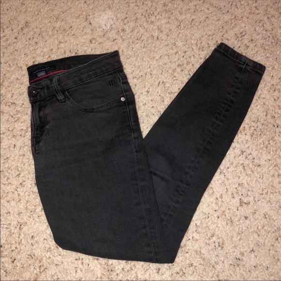 Tommy Hilfiger Denim - Tommy Hilfiger Black-Wash Greenwich Skinny Jeans